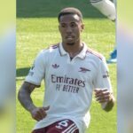 Арсенал со 2-0 против Евертон се израмни со Сити на врвот