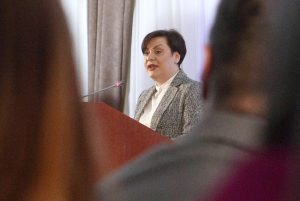 Кочоска: Јавниот долг останува во проекцијата, еврообврзницата в година може да се реализира во два дела