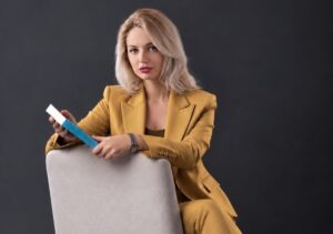 Македонската поетеса Кристина Краличин севкупна победничка на меѓународен поетски конкурс во Сараево, меѓу 177 пристигнати дела