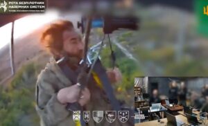 ВИДЕО: Украинците првпат спасија војник од „зона на смртта“ со дрон