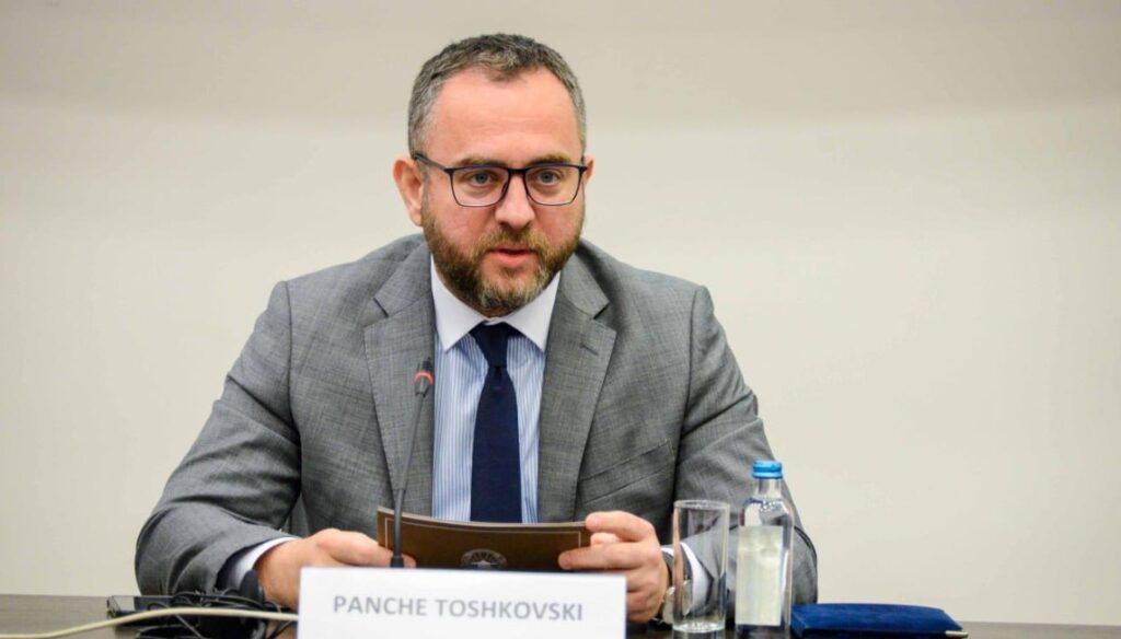 Тошковски: Денеска треба да биде распишана меѓународна потерница за Михајлова