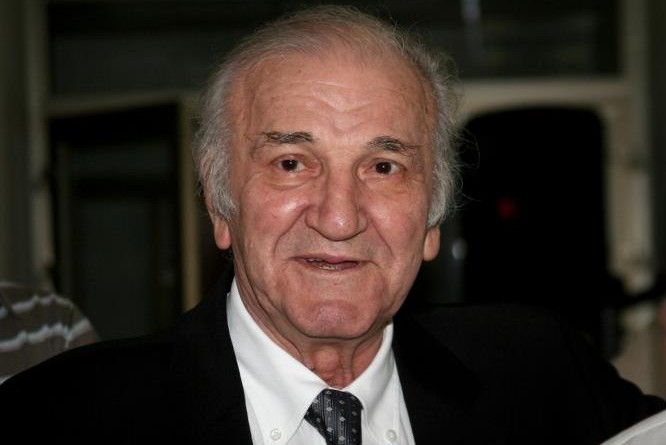 Ова се внукот и внуката на Бата Живојиновиќ: Велимир студирал на Сорбона, а Дина се вратила во Србија и ги поминала последните денови со својот дедо