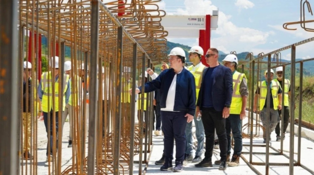 Николоски: Рокот за почеток на градбата на брзата пруга во пролетта 2027 година нема да се поместува