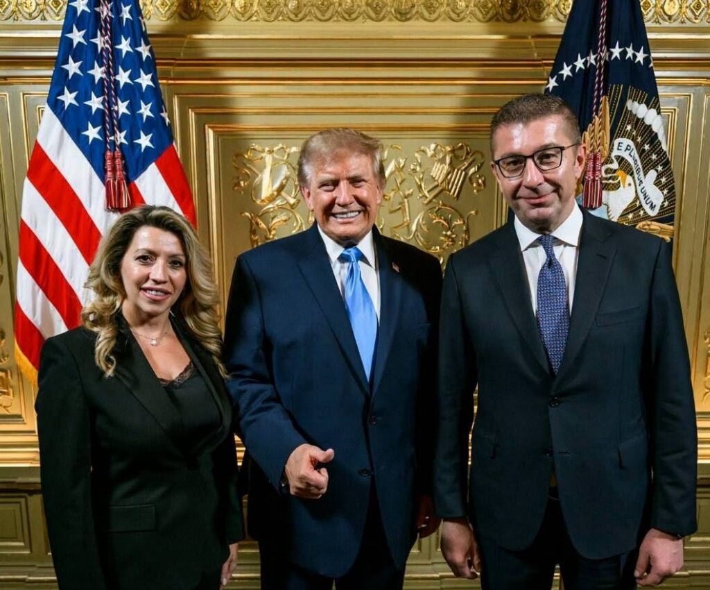 Мицкоски објави фотографија од приемот кај Трамп