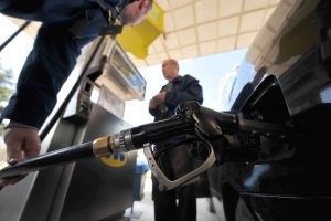 Македонија магнет за возачите од регионот: Соседите доаѓаат кај нас по поевтино гориво