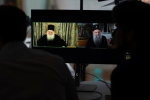Ватопед го носи Чесниот Крст во Србија: Српската црква гради мостови кон Фанар