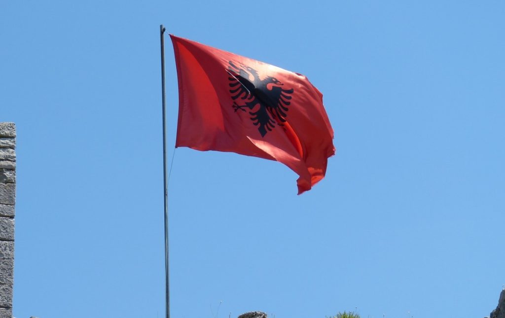 Албанија ги намалува цените на 212 производи до јануари 2027 година
