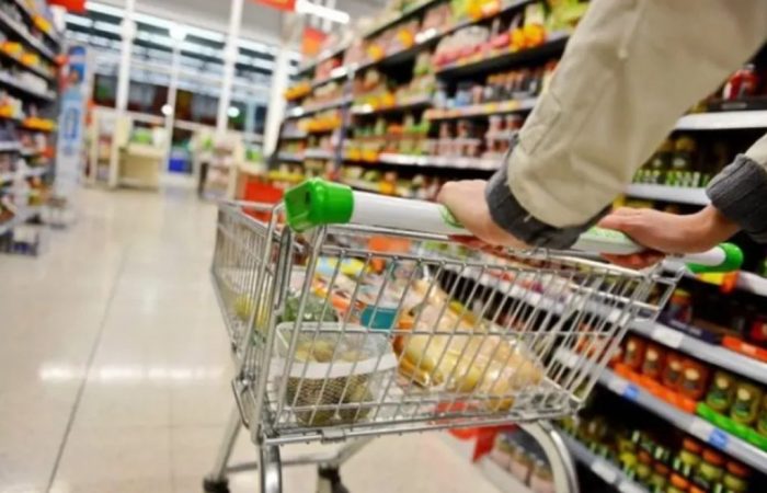 Македонците со минимална плата можат да купат 19% повеќе храна од пред пет години – како стоиме во споредба со Европа?
