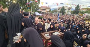 Во Грција свечено пречекани моштите на Света Злата Мегленска, светителка почитувана и во Македонија