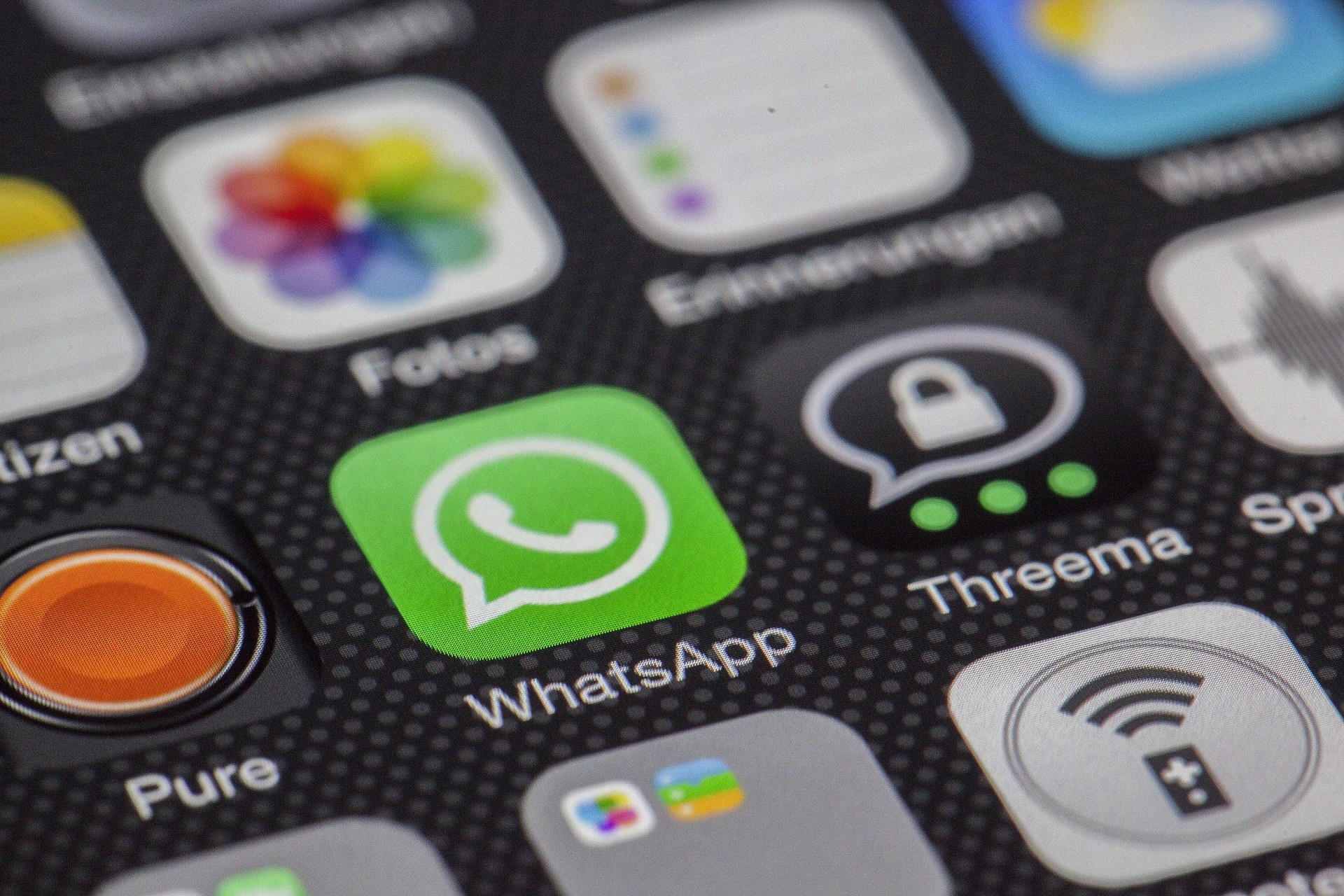 Whatsapp ги отвора повиците и за луѓето без профил: Преку линк ќе можат да се приклучат до 32 учесници