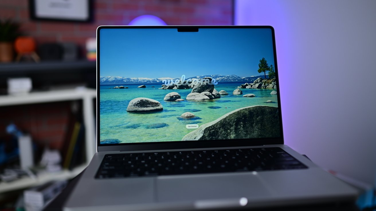 Редизајнираниот MacBook Pro со OLED екран ќе има значително полесен дизајн