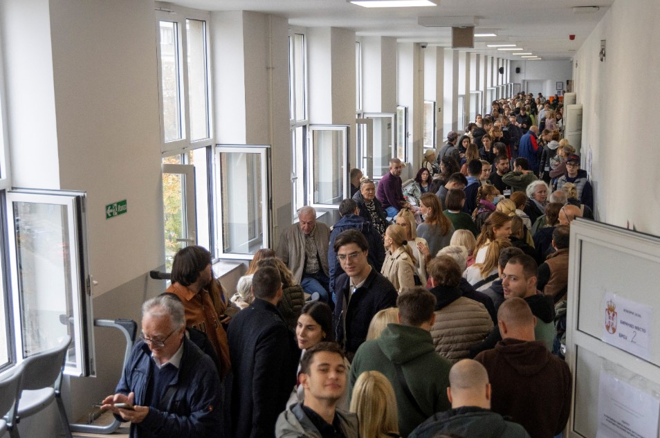 Излезноста во Србија постојано расте, исто така и напнатоста
