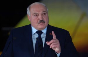 Лукашенко до Трамп: Не одлучуваш ти, украинскиот народ ќе одлучи!