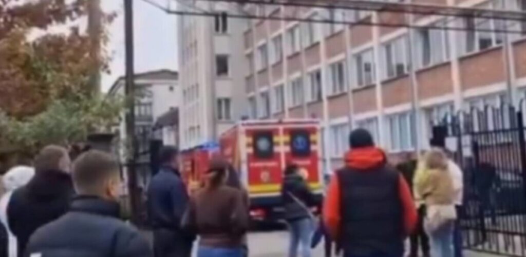 13-годишно момче нападна наставник и ученик со нож во училиште во Романија